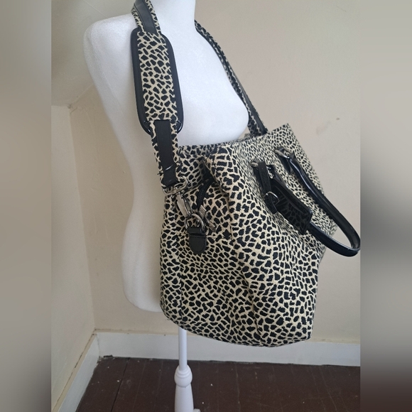 EUC DIANE VON FURSTENBERG Madagascar Collection Tiger Print Canvas XL Bag - Picture 4 of 16